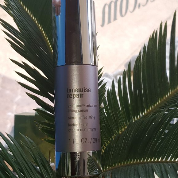 Mary Kay TimeWise Repair Volu-Firm Advanced Lifting Serum - Picture 3 of 10